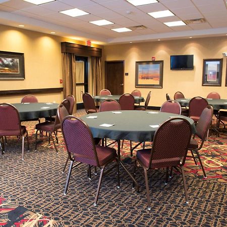 Hampton Inn & Suites Bismarck Northwest Екстер'єр фото