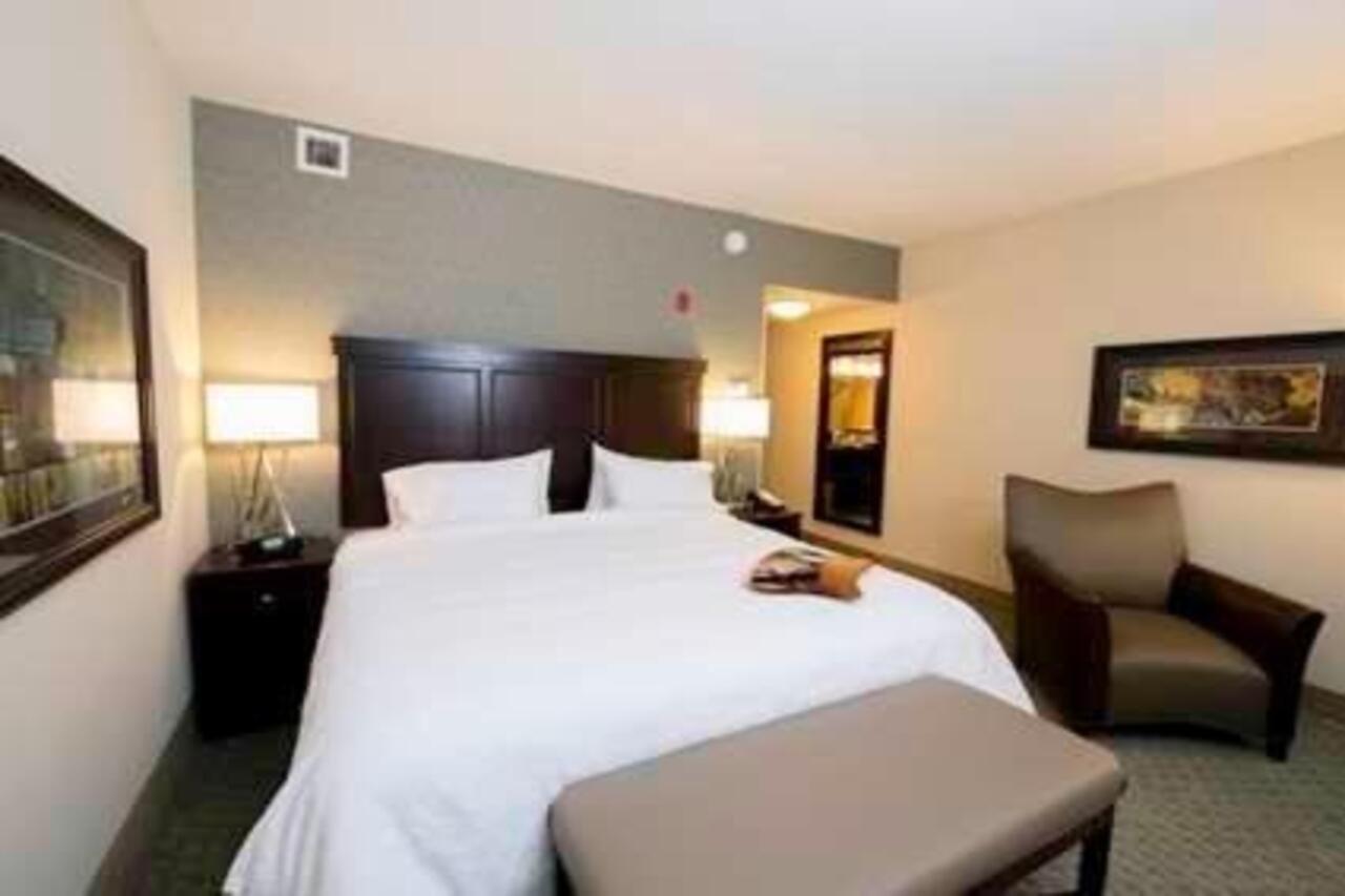 Hampton Inn & Suites Bismarck Northwest Екстер'єр фото