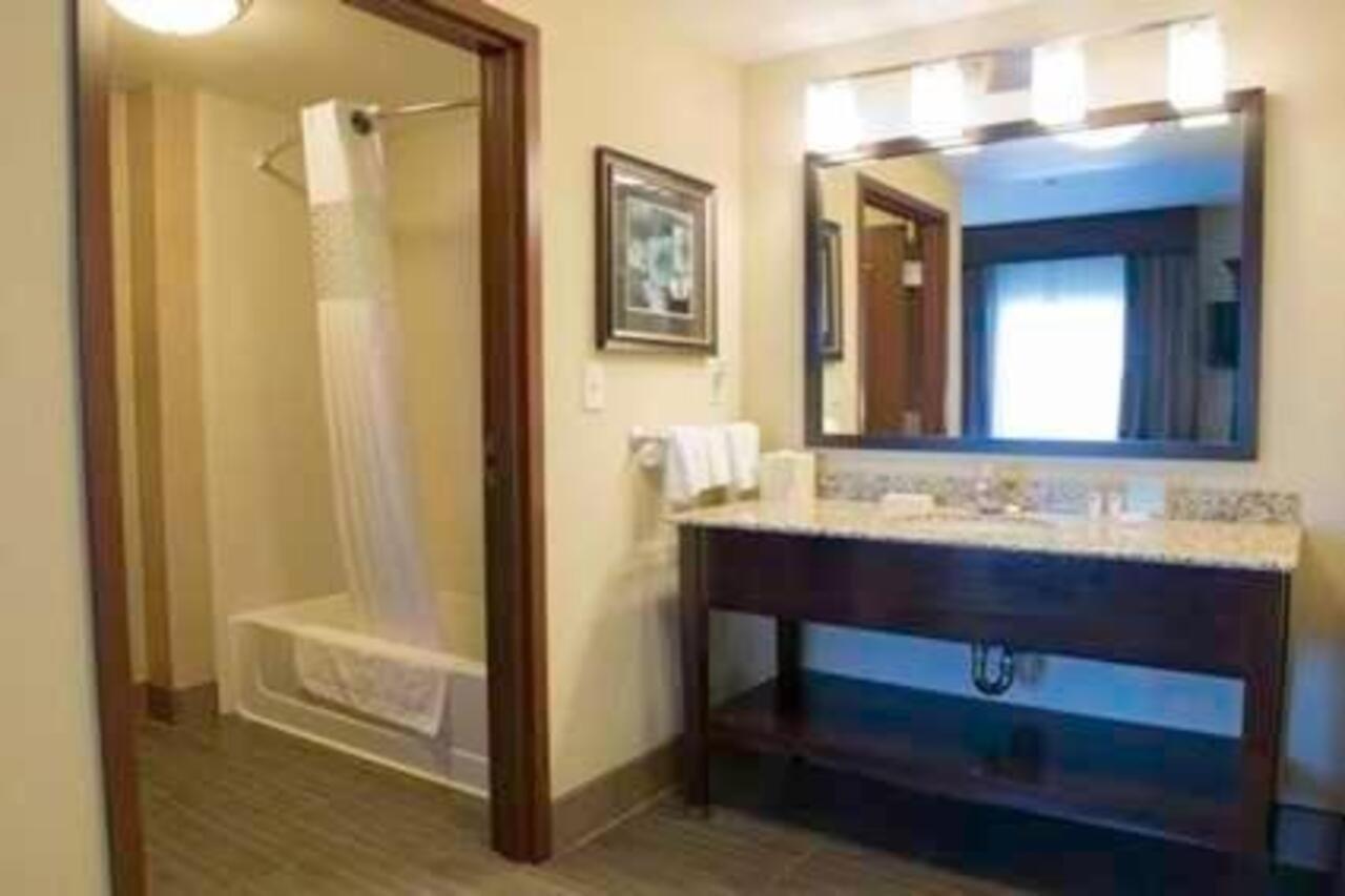 Hampton Inn & Suites Bismarck Northwest Екстер'єр фото