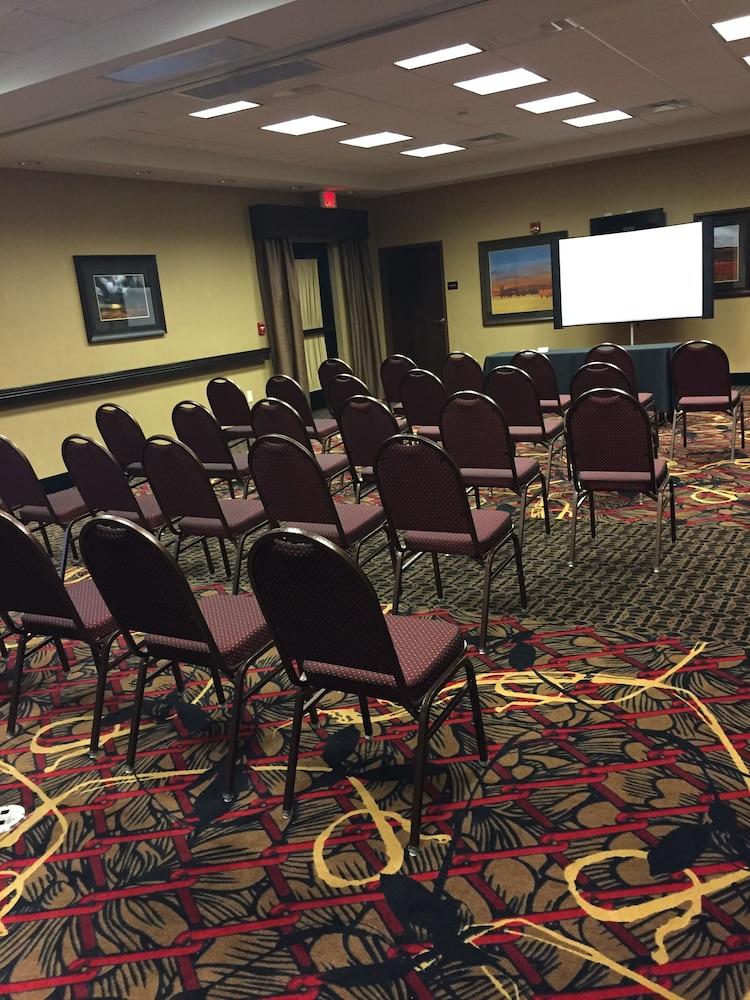 Hampton Inn & Suites Bismarck Northwest Екстер'єр фото