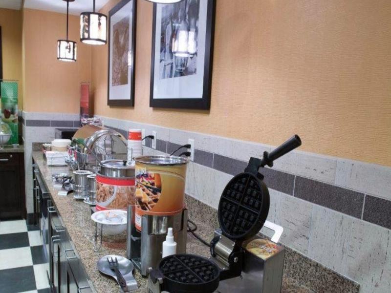 Hampton Inn & Suites Bismarck Northwest Екстер'єр фото