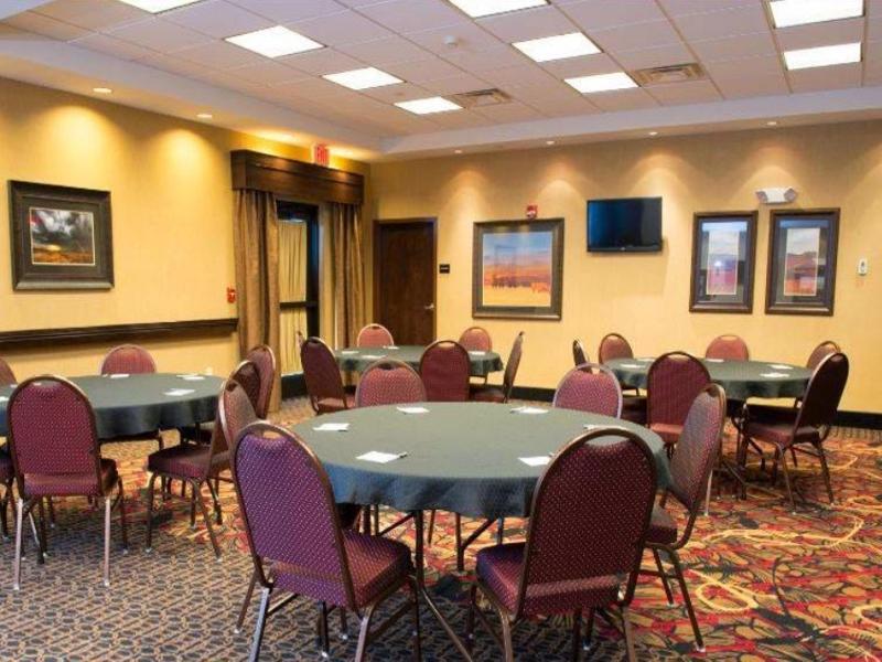 Hampton Inn & Suites Bismarck Northwest Екстер'єр фото