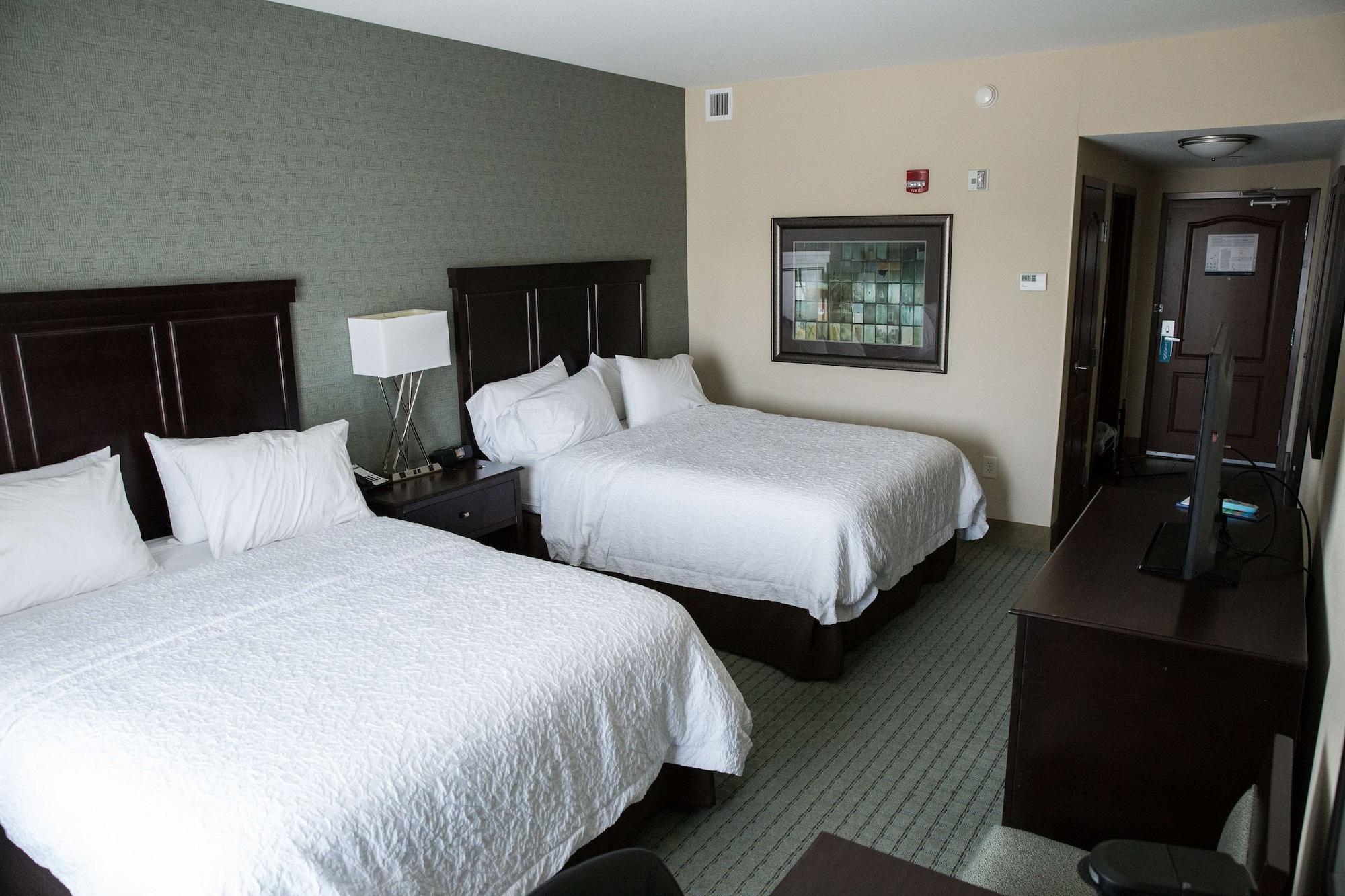 Hampton Inn & Suites Bismarck Northwest Екстер'єр фото