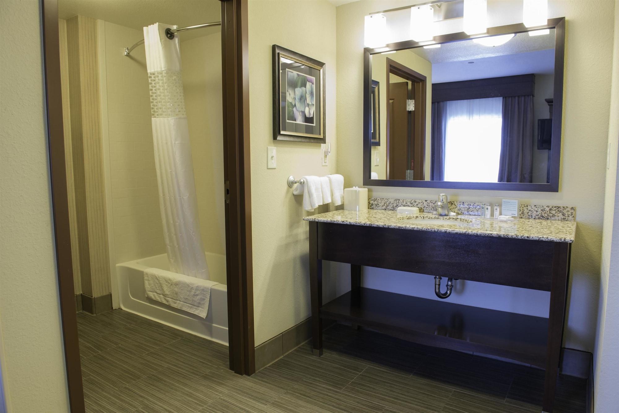 Hampton Inn & Suites Bismarck Northwest Екстер'єр фото