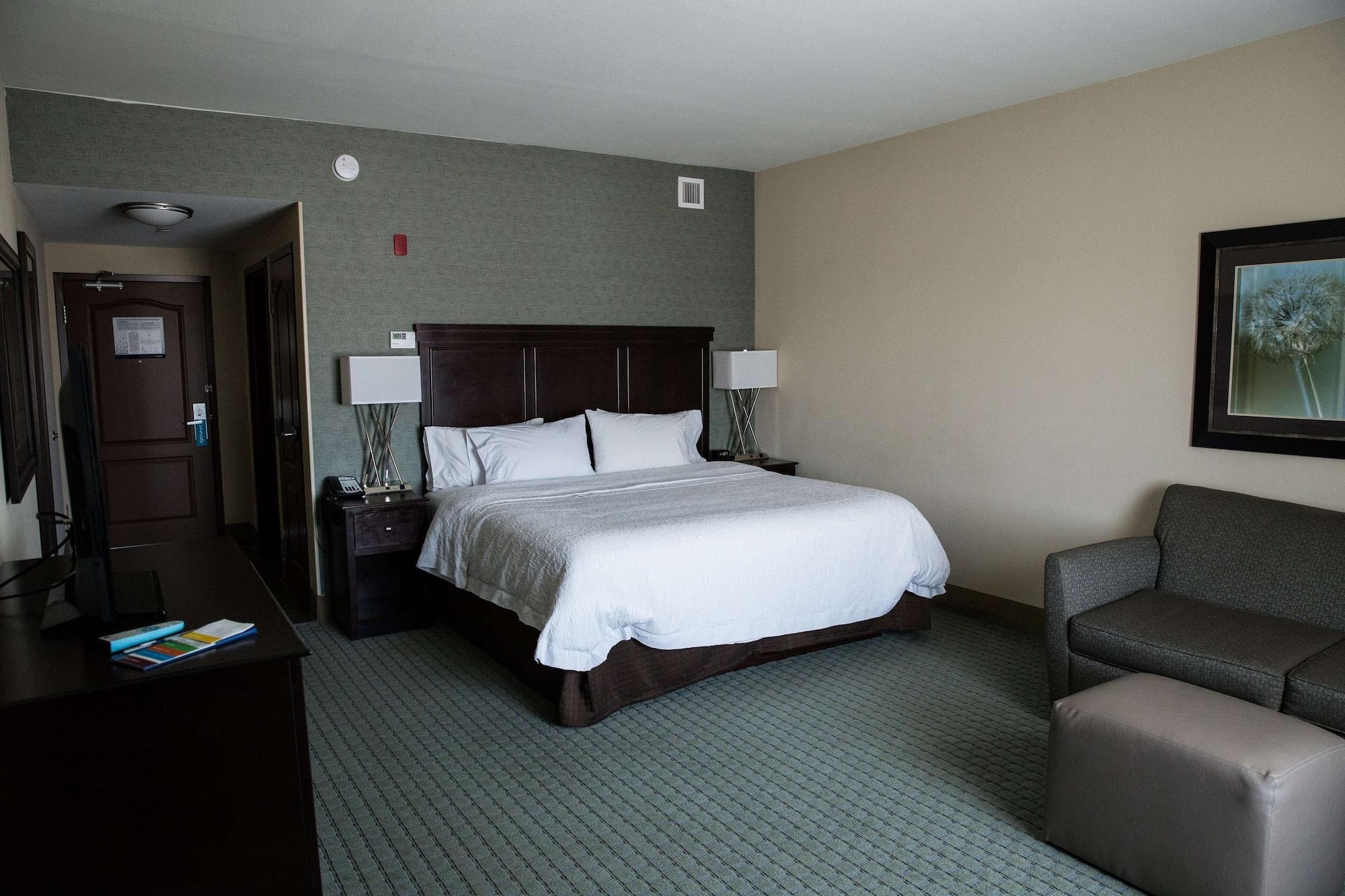 Hampton Inn & Suites Bismarck Northwest Екстер'єр фото