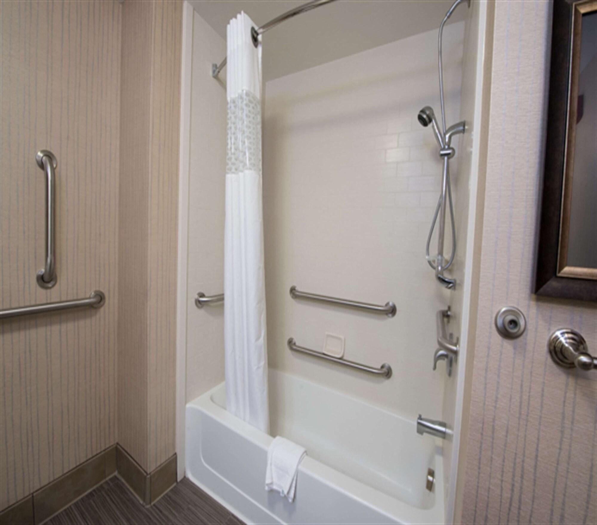 Hampton Inn & Suites Bismarck Northwest Екстер'єр фото