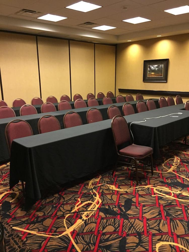 Hampton Inn & Suites Bismarck Northwest Екстер'єр фото