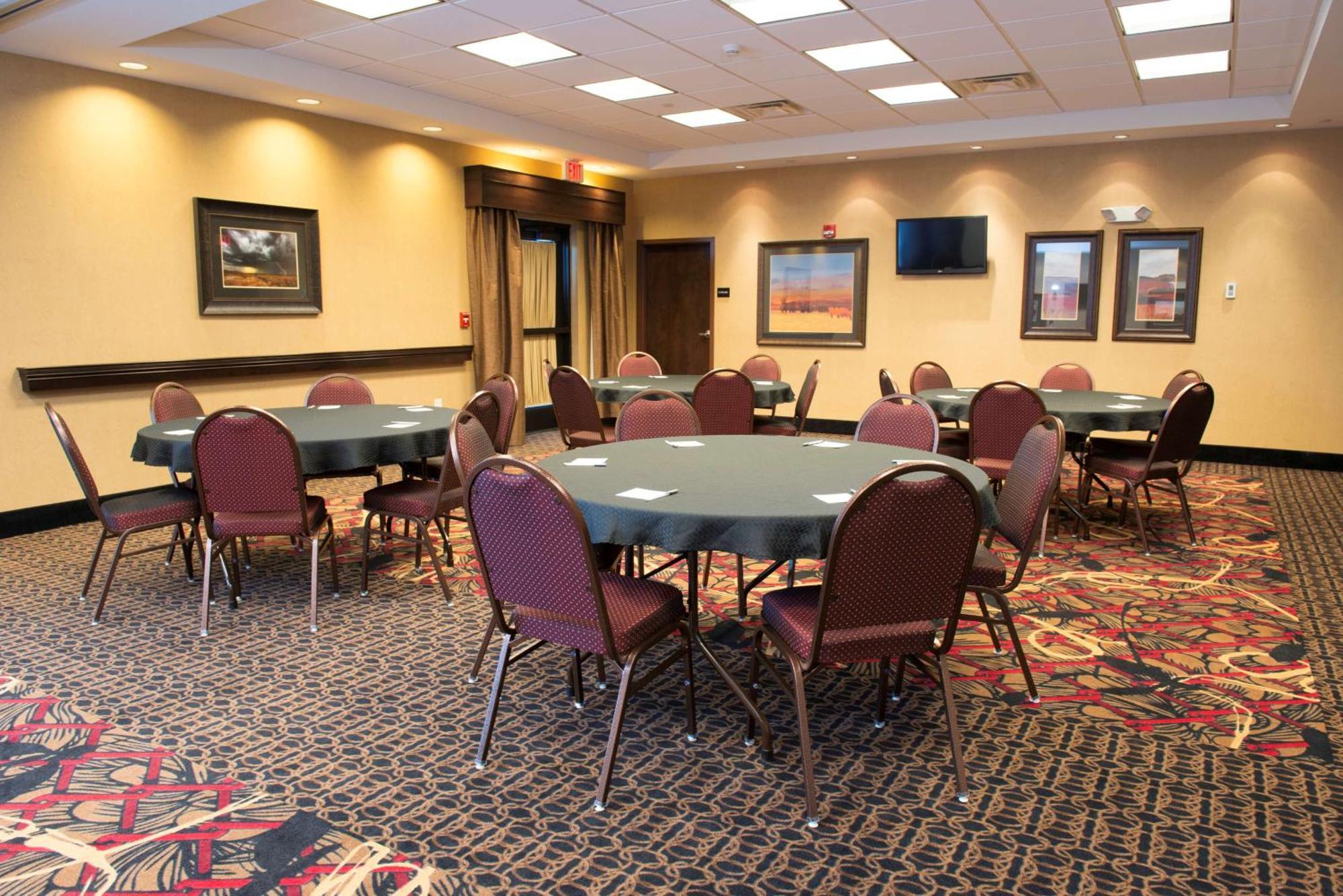 Hampton Inn & Suites Bismarck Northwest Екстер'єр фото