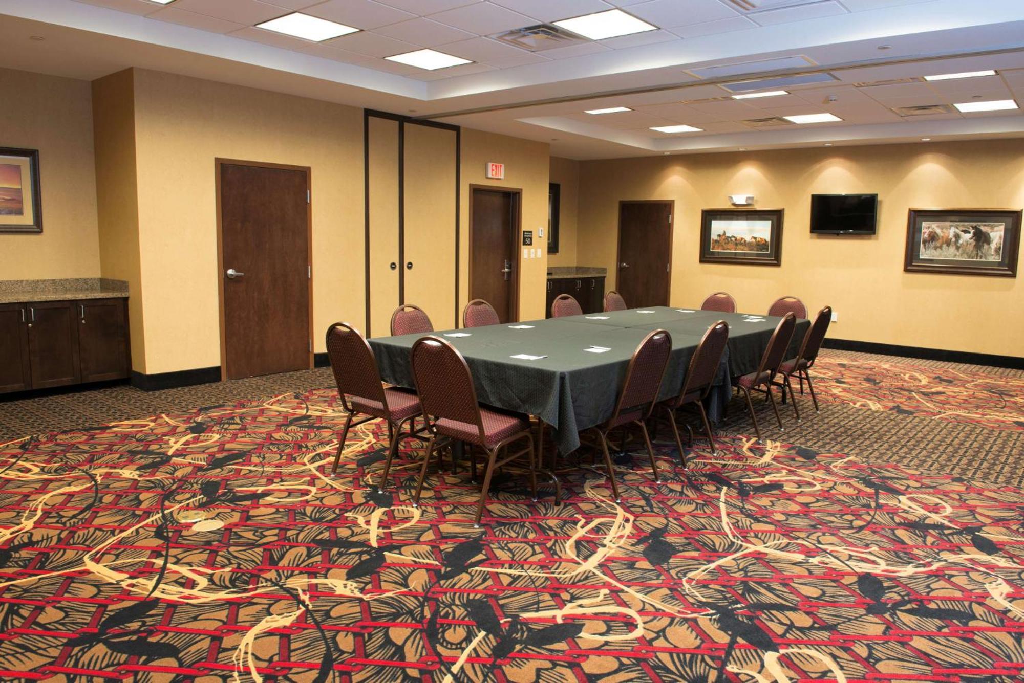 Hampton Inn & Suites Bismarck Northwest Екстер'єр фото