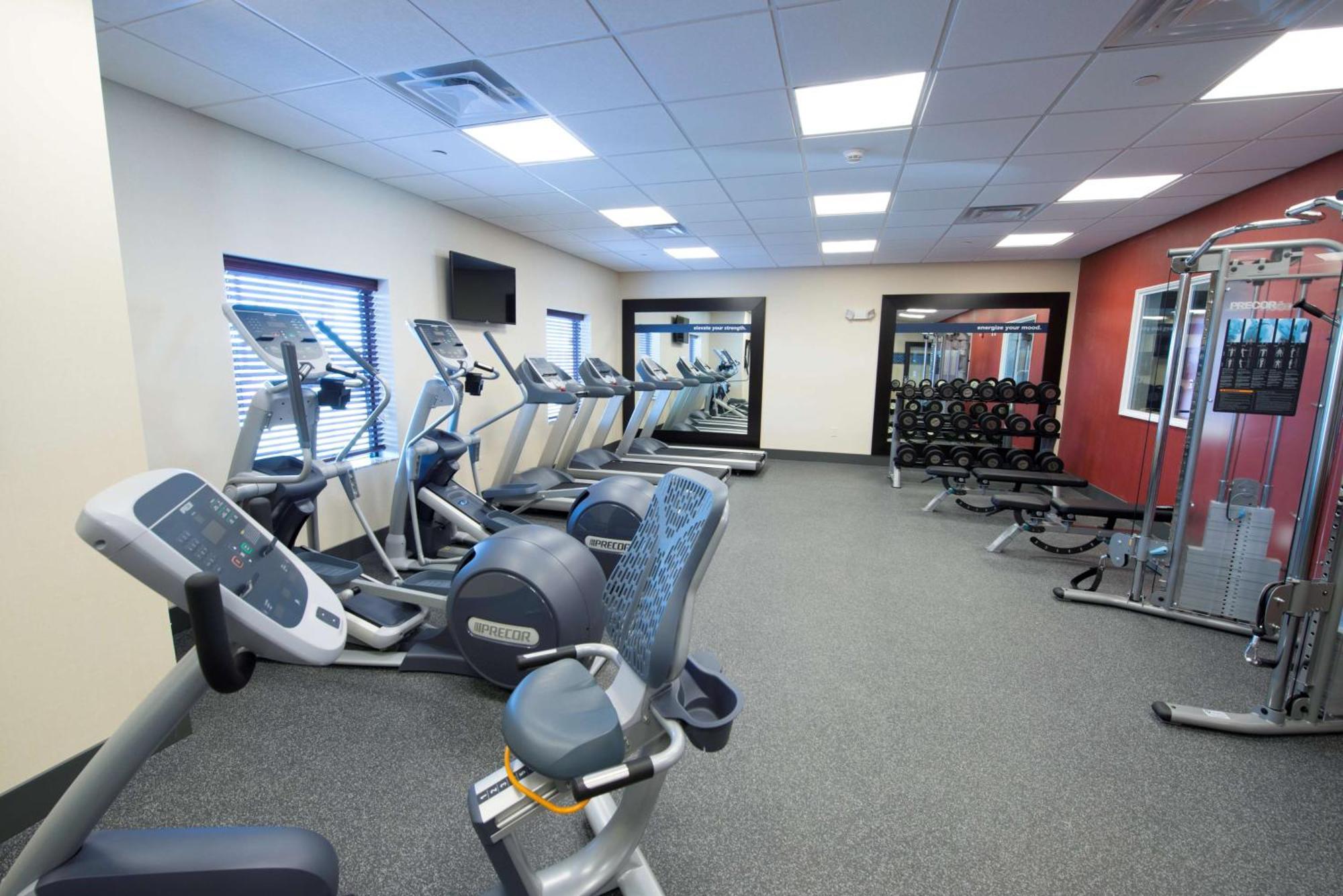 Hampton Inn & Suites Bismarck Northwest Екстер'єр фото