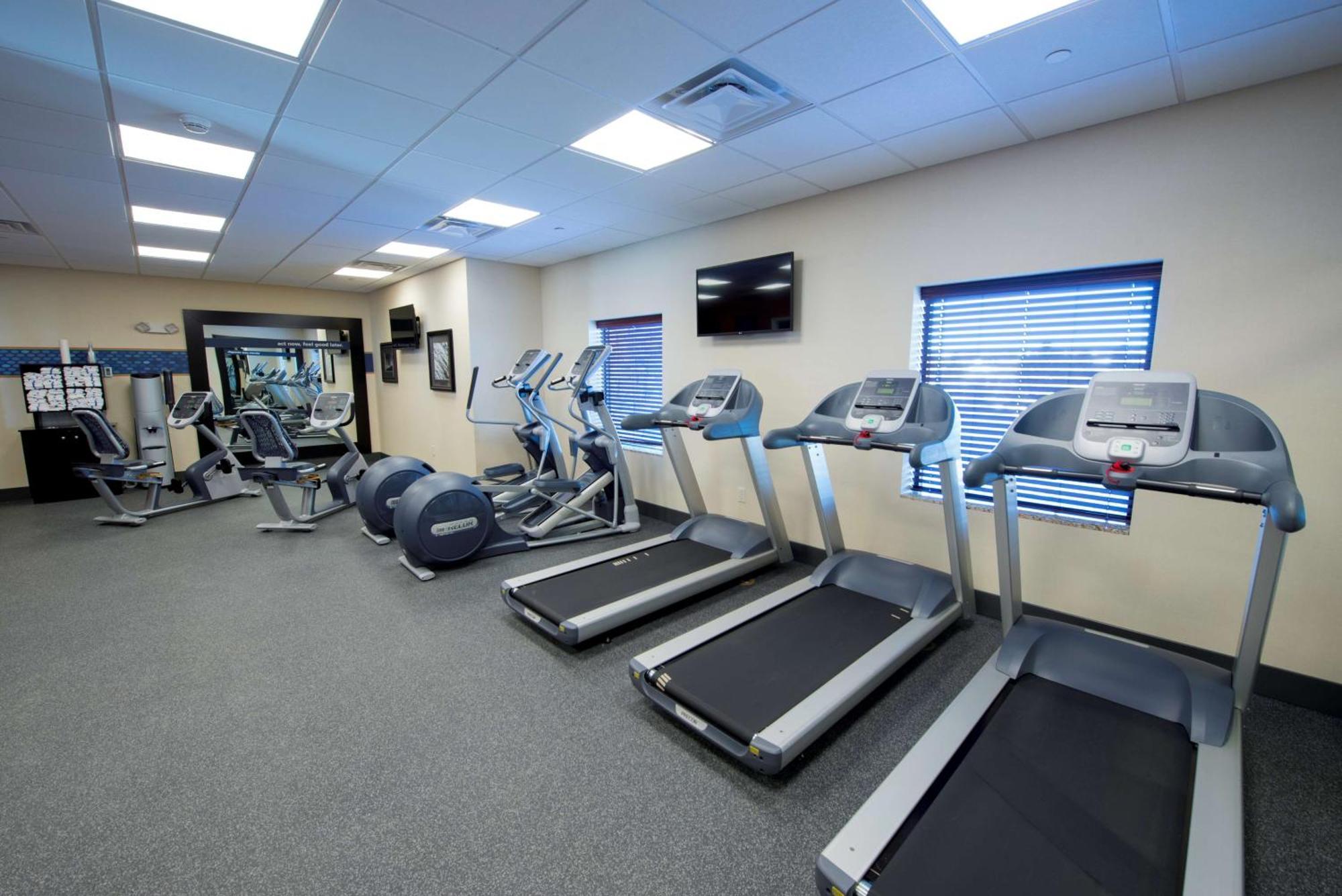 Hampton Inn & Suites Bismarck Northwest Екстер'єр фото