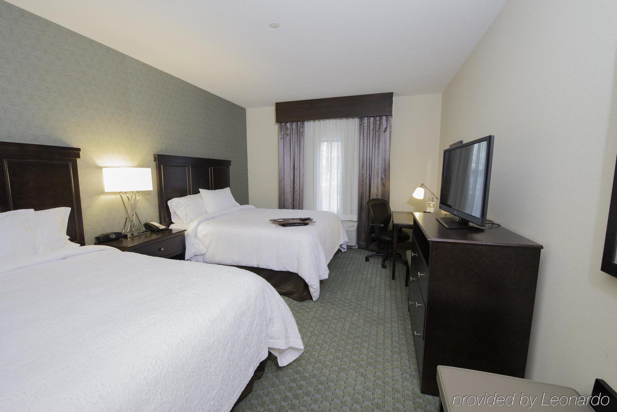 Hampton Inn & Suites Bismarck Northwest Екстер'єр фото