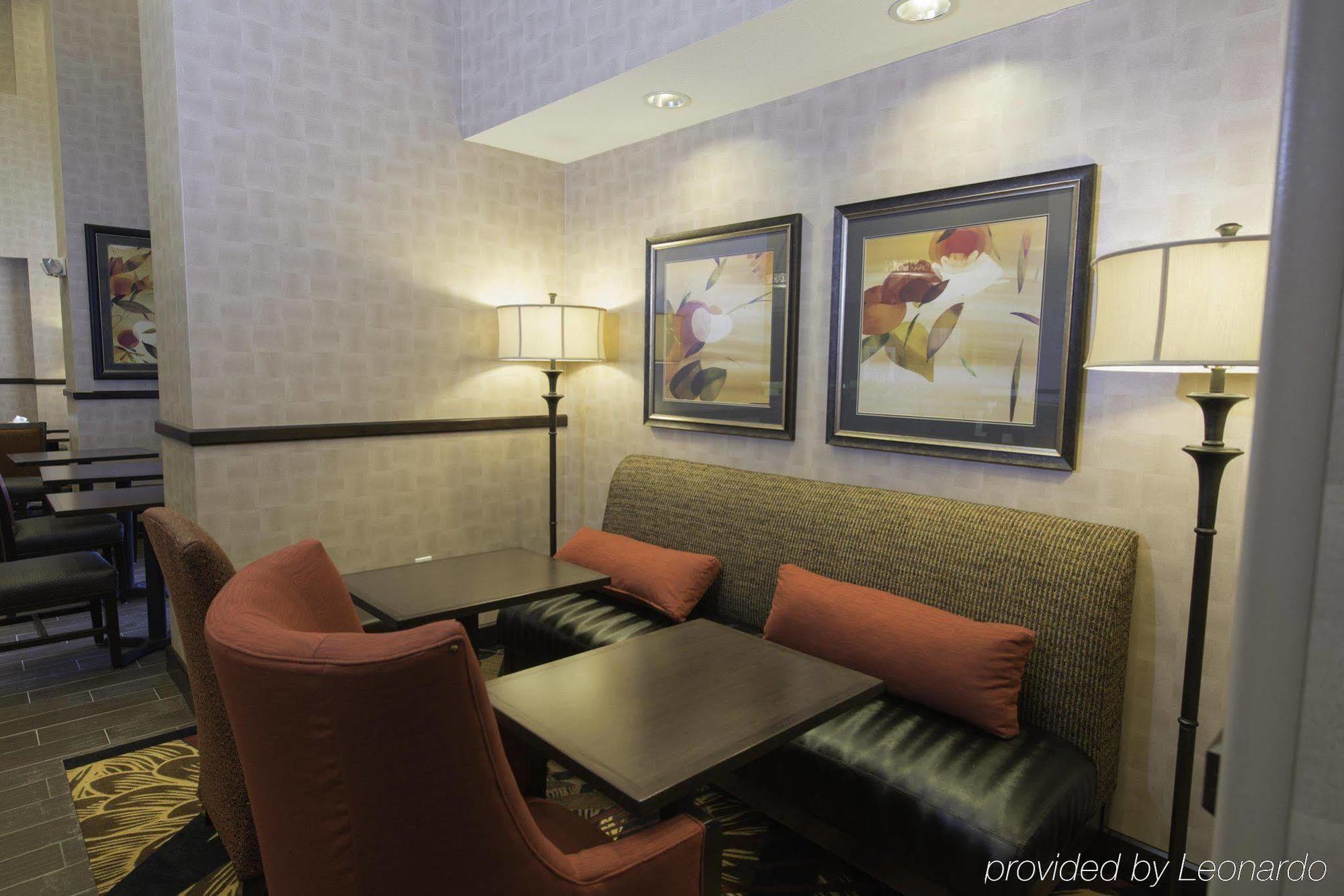 Hampton Inn & Suites Bismarck Northwest Екстер'єр фото