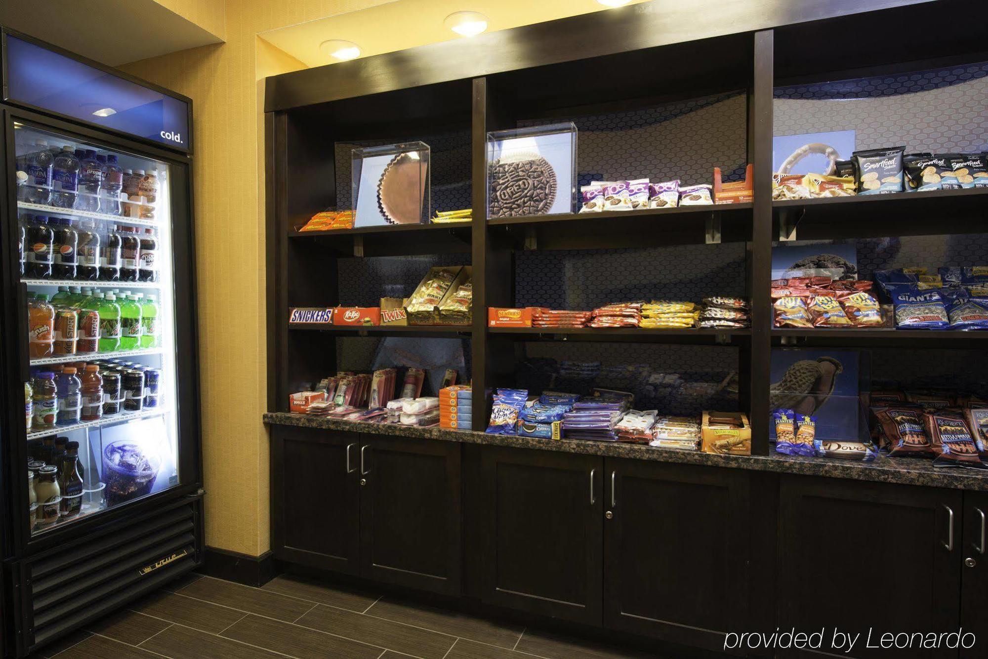 Hampton Inn & Suites Bismarck Northwest Екстер'єр фото