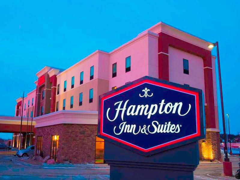 Hampton Inn & Suites Bismarck Northwest Екстер'єр фото