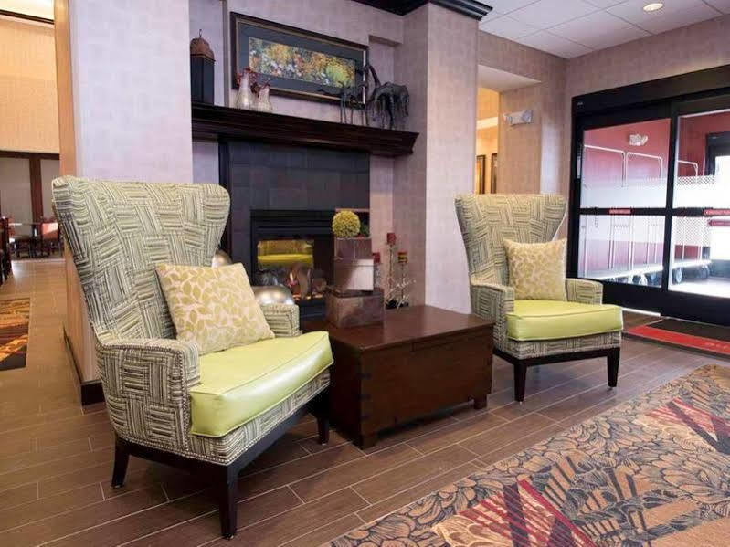 Hampton Inn & Suites Bismarck Northwest Екстер'єр фото